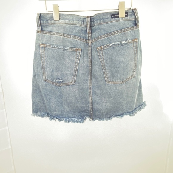 Umgee Distressed jean skirt Size Medium - Picture 3 of 8